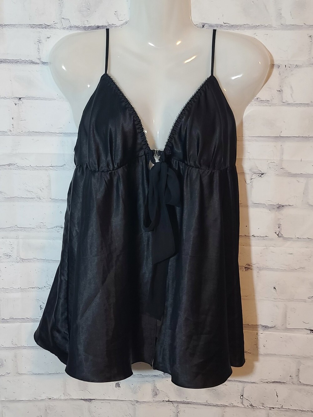 Victoria's Secret Black Satin Lace Bow V-Neck Tie Cami Women M